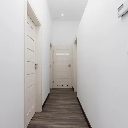 3 Bedroom Apartment - Rynek Podgorski 15 Krakow Exterior photo